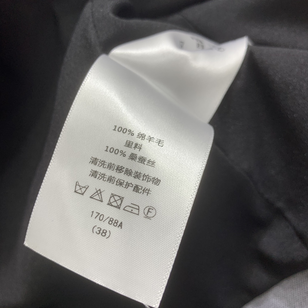 强烈推荐 26早春新款 蝴蝶结链条口袋外套➕拼接百褶半裙 🉑分开批 法式名媛风baby蓝套装 采用浅牛仔