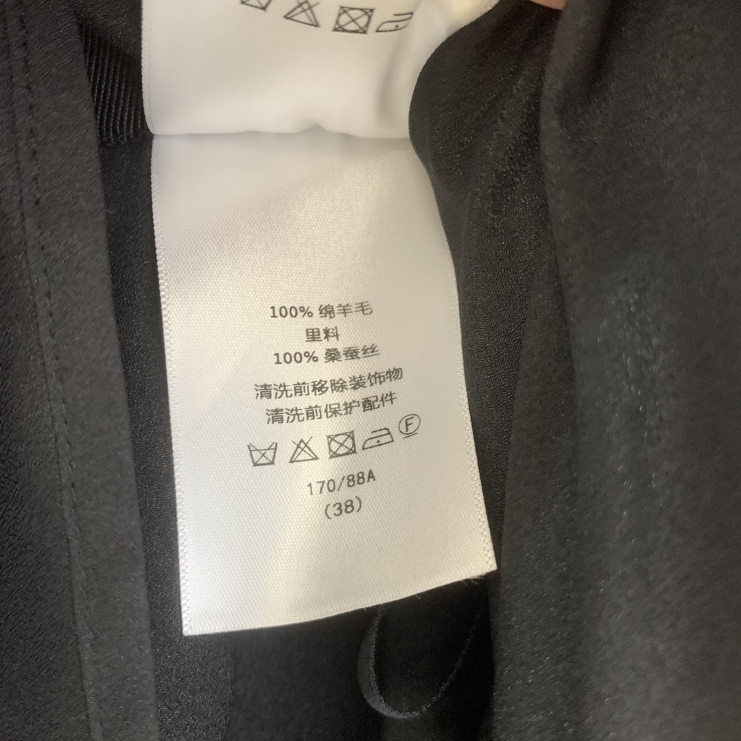 强烈推荐 26早春新款 蝴蝶结链条口袋外套➕拼接百褶半裙 🉑分开批 法式名媛风baby蓝套装 采用浅牛仔
