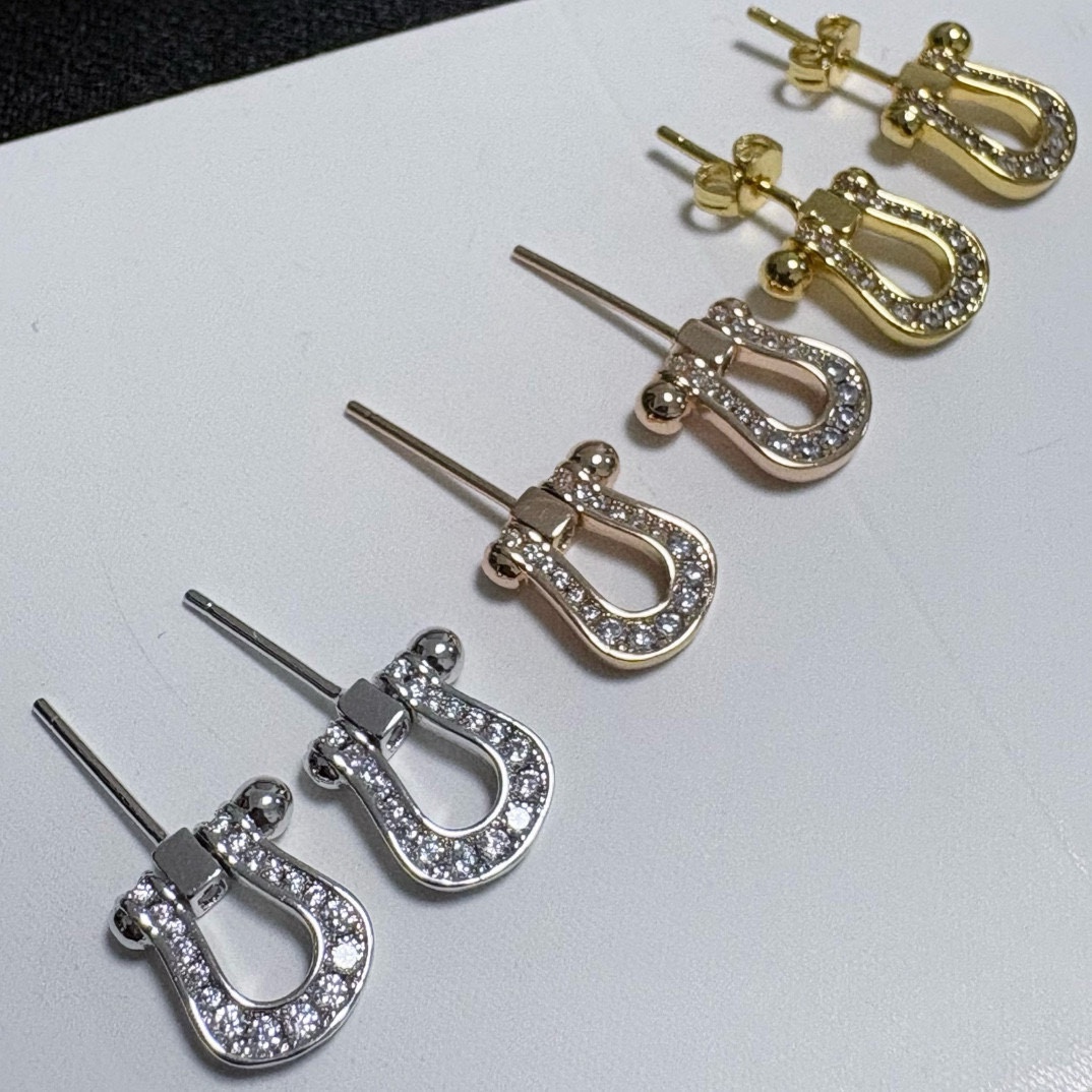 Fred 新品发布 火爆 Fred斐登玫瑰金满钻小马蹄中性款高品质小耳钉