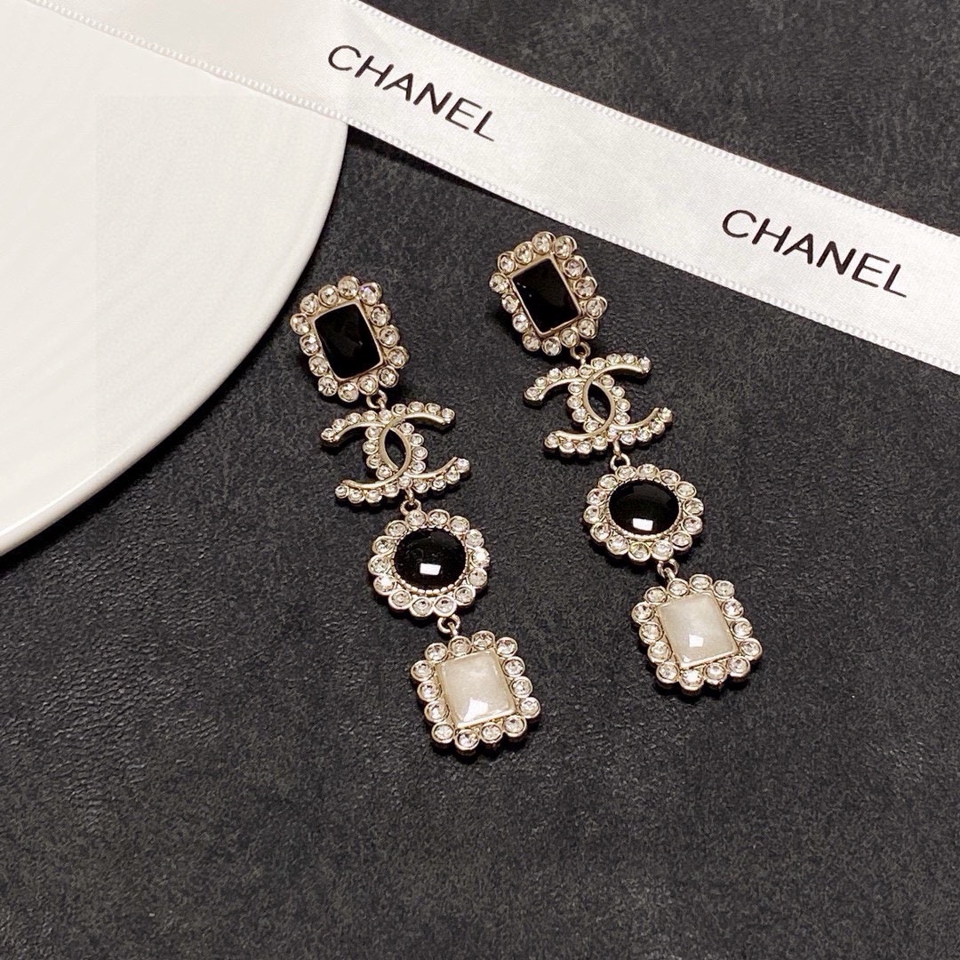 Chanel 美丽永远敌不过 黄金时期的香奈就是最