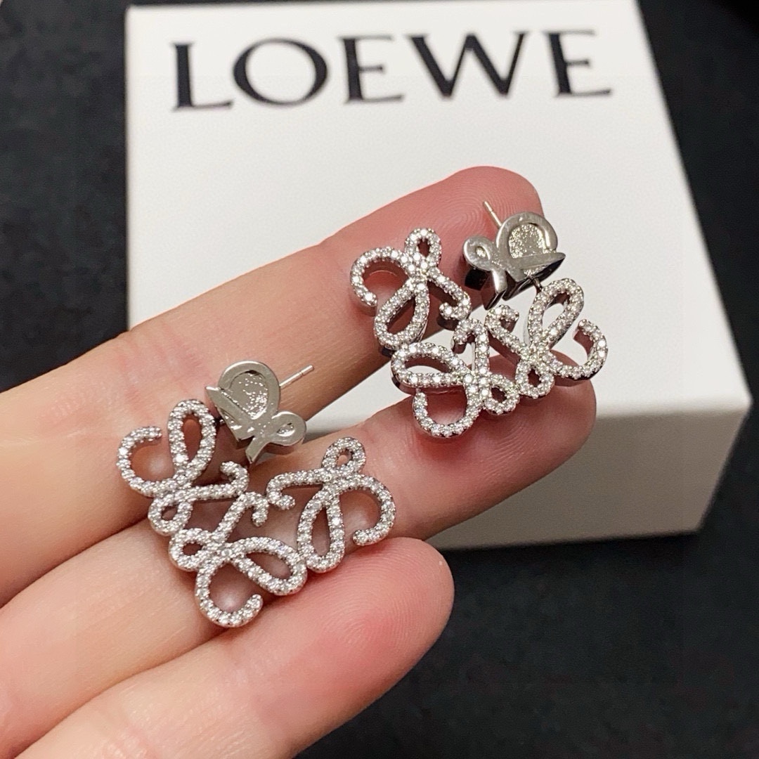 Loewe 新款 罗意威LOEWE满钻耳钉