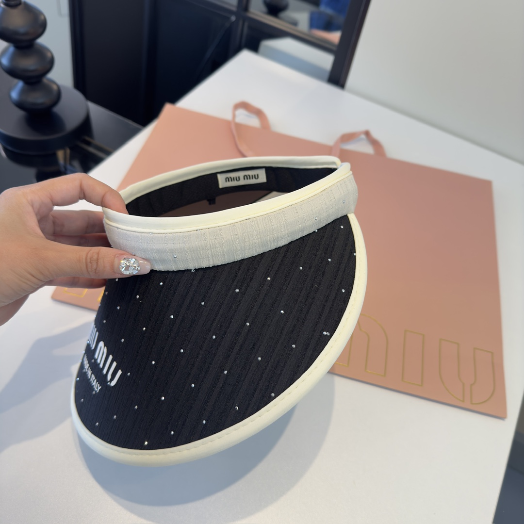 Pmiumiu缪缪新款遮阳空顶帽，头围57cm