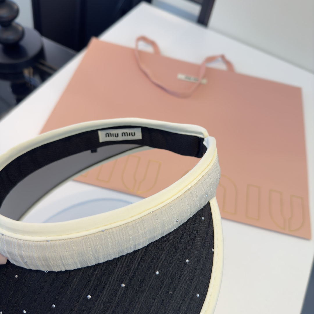 Pmiumiu缪缪新款遮阳空顶帽，头围57cm