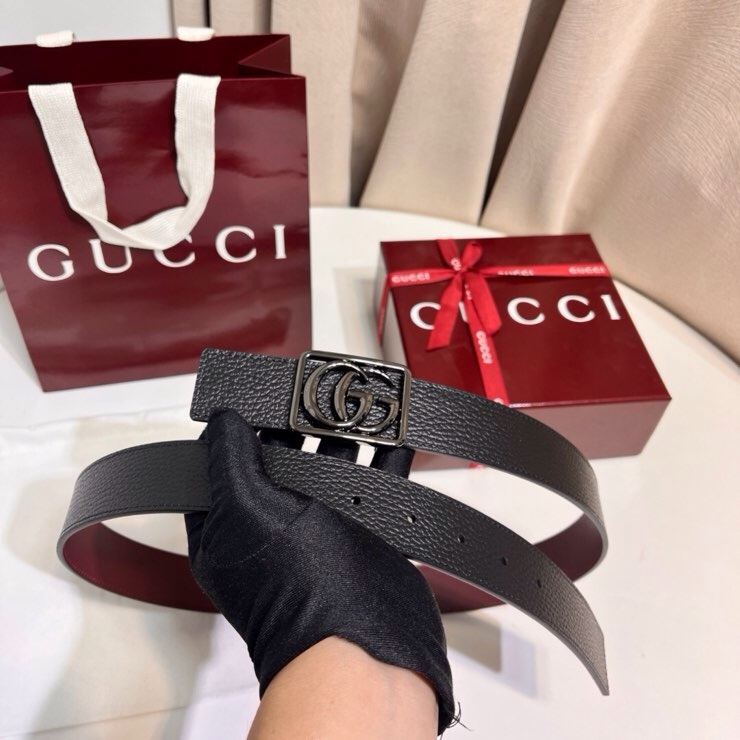 UCCI 新款 GG Marmont系列引入了受档案启发的轮廓
