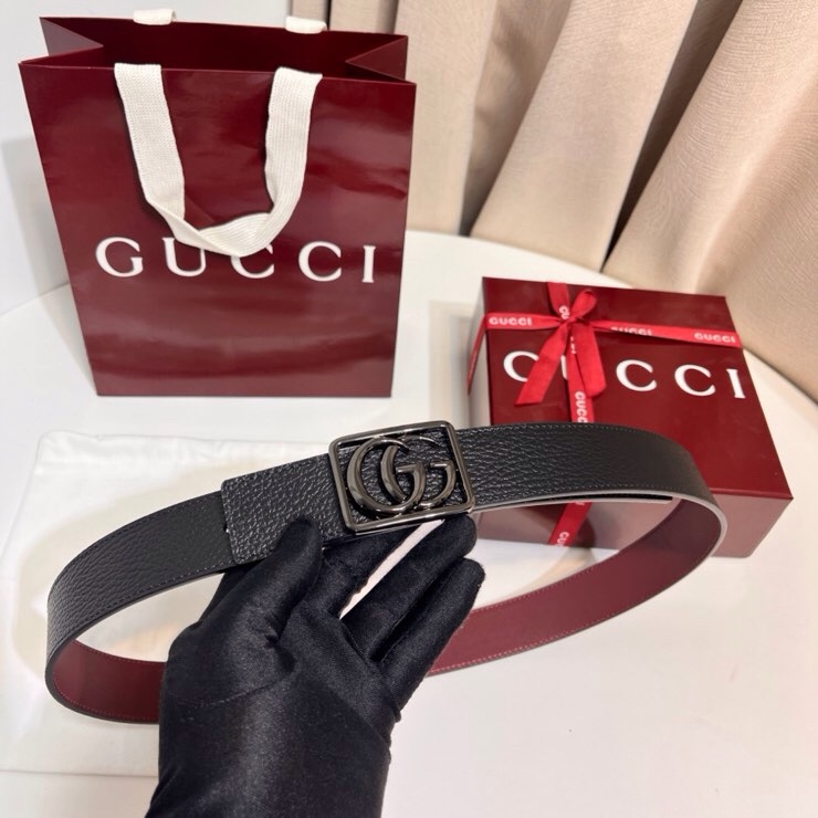 UCCI 新款 GG Marmont系列引入了受档案启发的轮廓