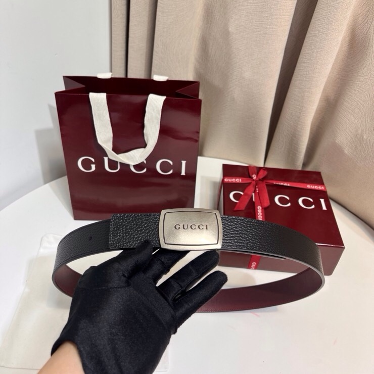 GUCCI 新款 GG Marmont系列引入了受档案启发的轮廓