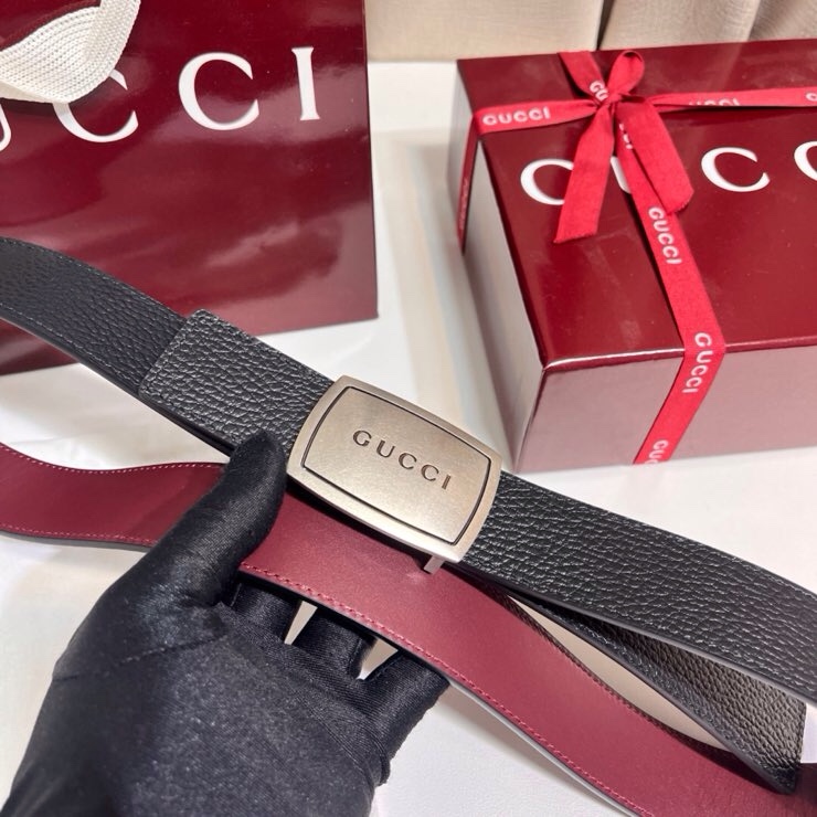 GUCCI 新款 GG Marmont系列引入了受档案启发的轮廓