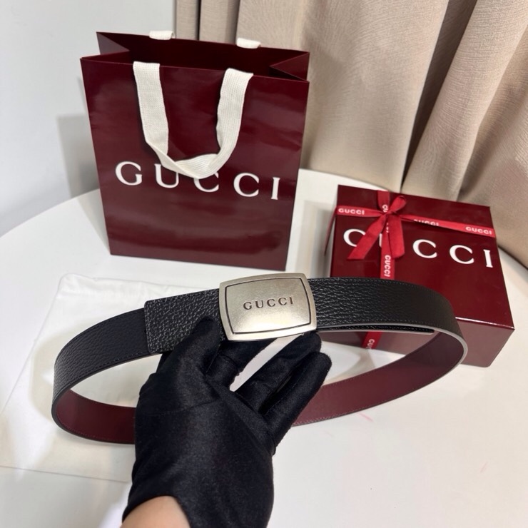 GUCCI 新款 GG Marmont系列引入了受档案启发的轮廓