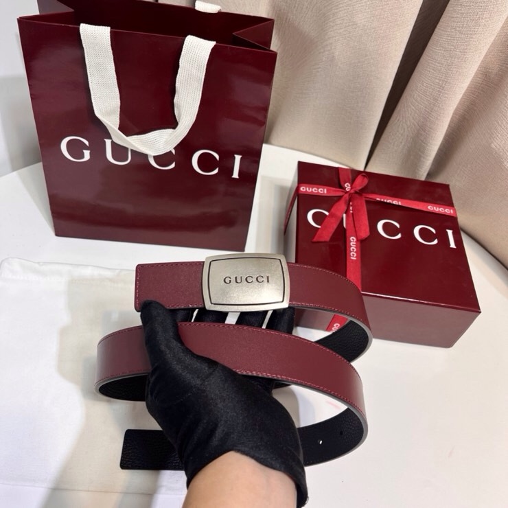 GUCCI 新款 GG Marmont系列引入了受档案启发的轮廓