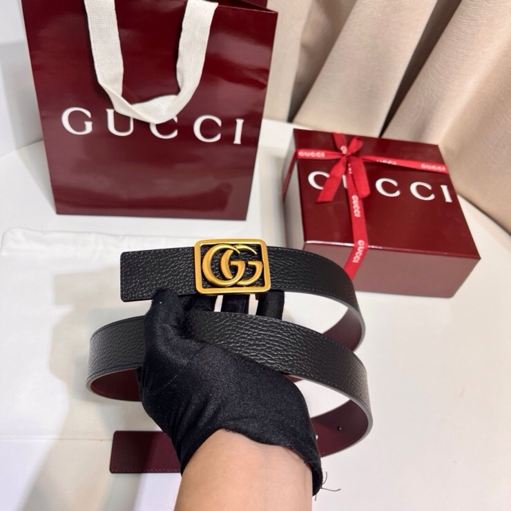 GUCCI 新款 GG Marmont系列引入了受档案启发的轮廓