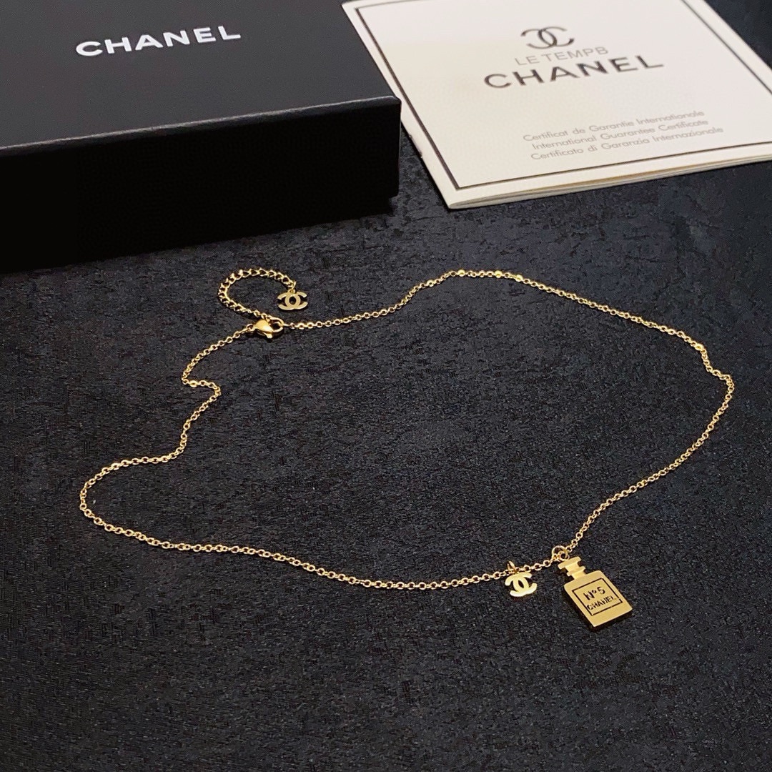 Chanel 香奈儿Chanel双C字母香水瓶自由伸缩调节最新款 细项链 14K精钢保色超个性
