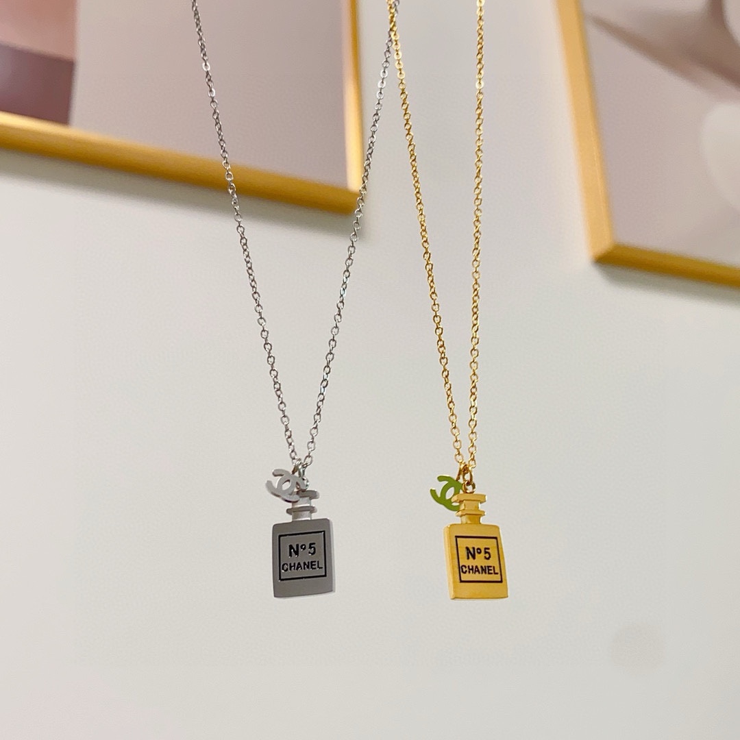 Chanel 香奈儿Chanel双C字母香水瓶自由伸缩调节最新款 细项链 14K精钢保色超个性