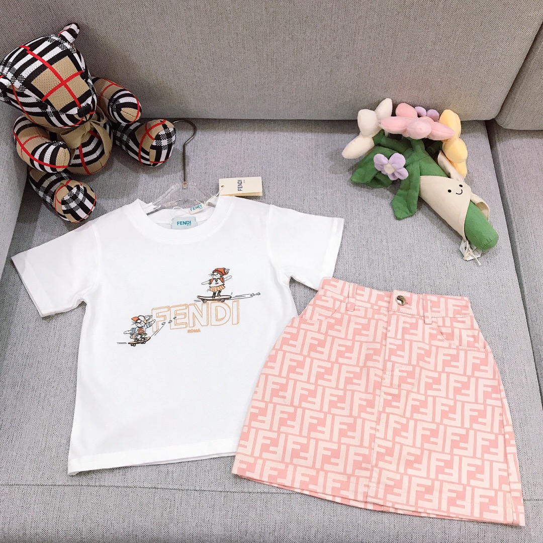 Alta costura solo cambio de talla. Tallas: 90-150 FEND* [camiseta de algodón puro + falda corta de mezclilla jacquard].…