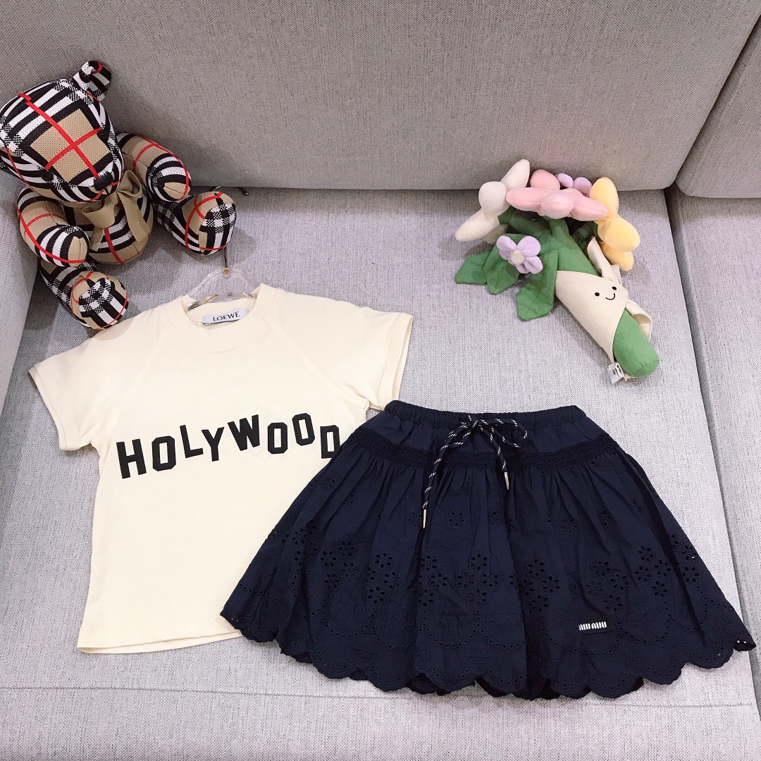 Alta costura solo cambio de talla. Tallas: 100-160. Conjunto casual para niña LOEW* & MIUMIU [Camiseta de manga corta +…