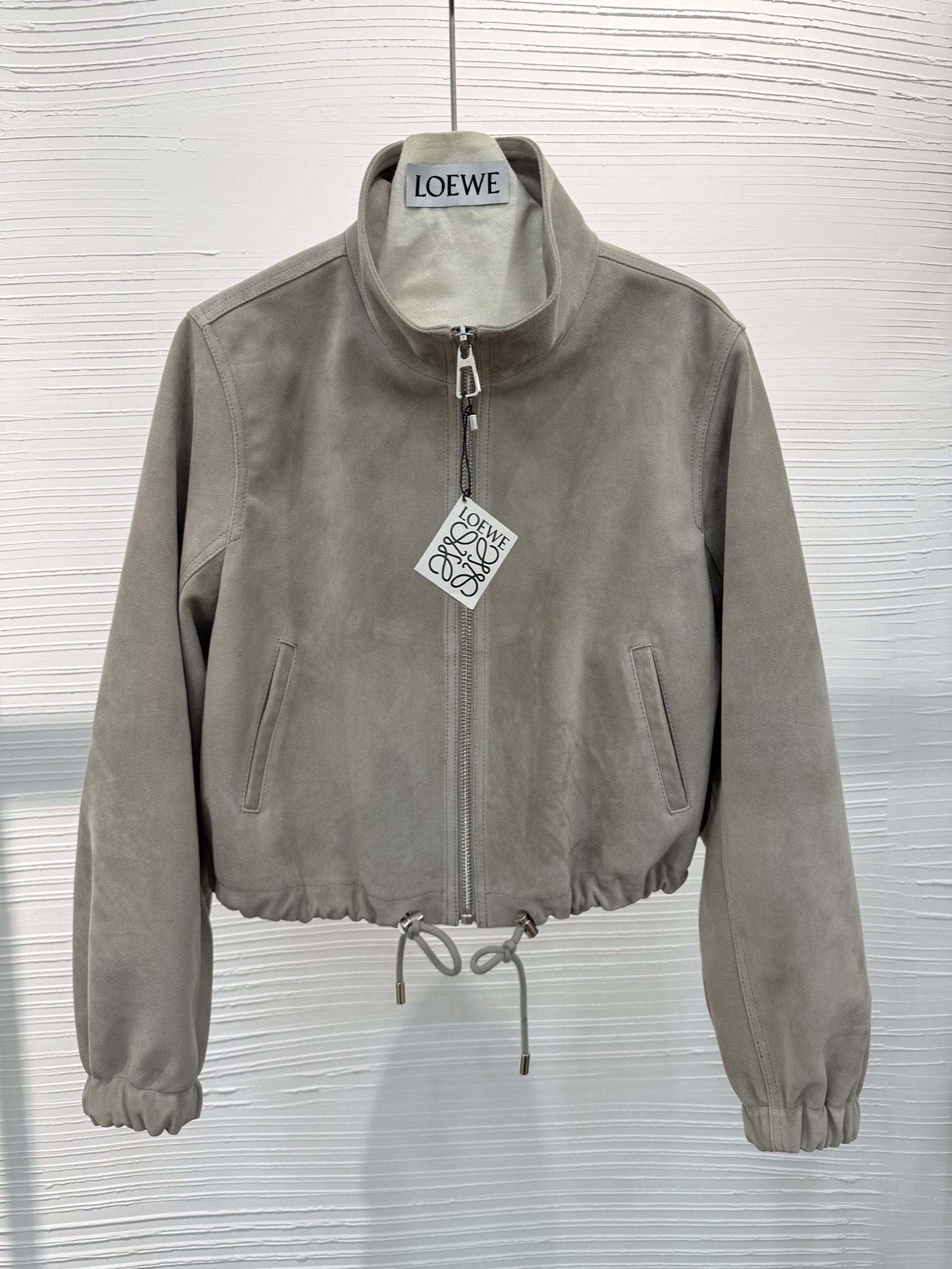 NO:784989,Lowew 2026ss series early spring counter synchronized elephant gray series minimalist jacket S/L, Loewe-clothing, loewe, jackets & coats,19860909Lowew 2026ss系列早春 专柜同步大象灰系列 极简外套 S/L,罗意威-服装,loewe,jackets & coats,,Women's clothing