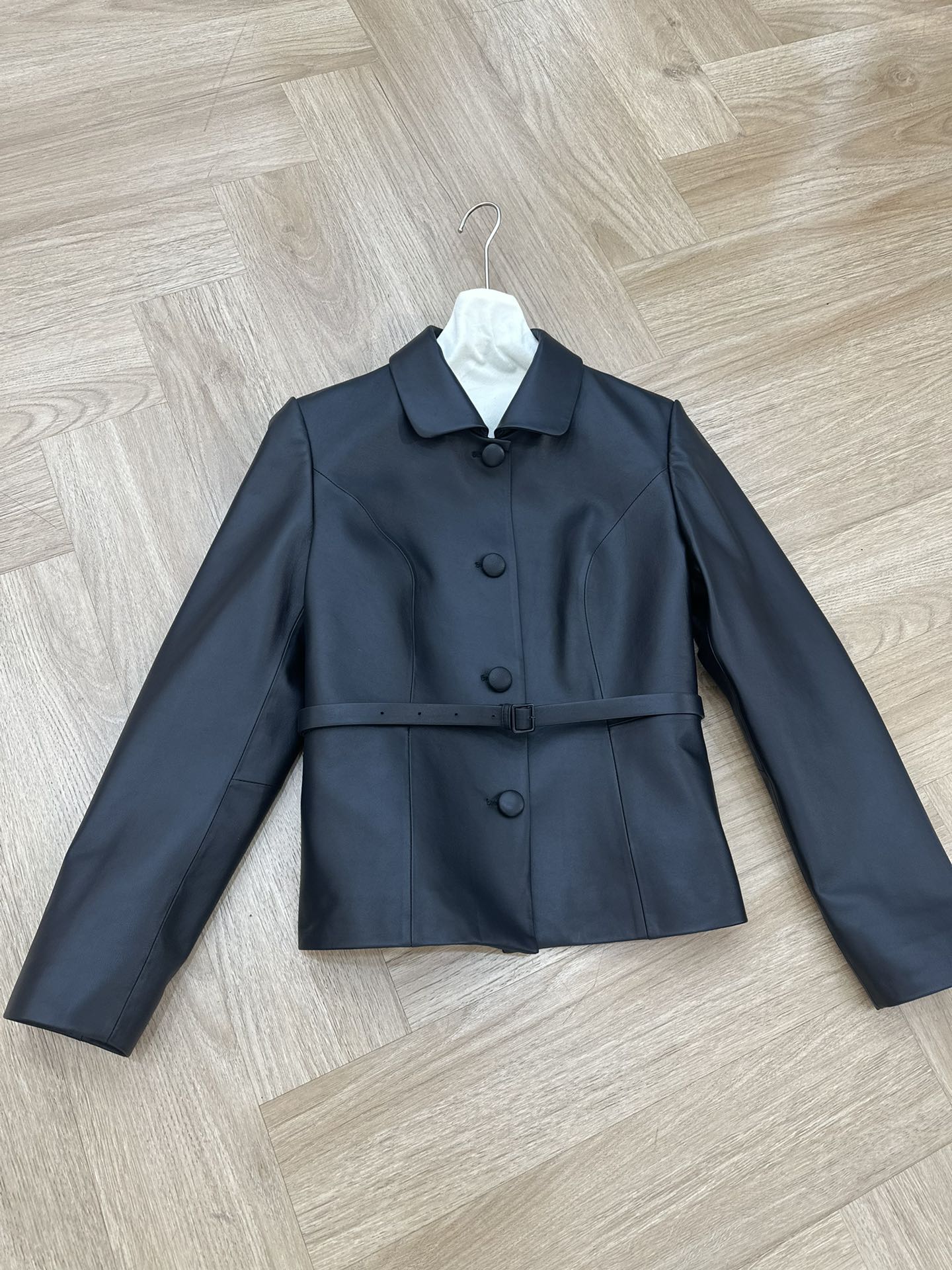 NO:784985,Celine series 2026ss early spring small waisted Italian imported sheepskin high-quality jacket S/xl, Celine-clothing, celine, celine, jackets & coats, sheepskin,19860909Celine 系列 2026ss早春 小蛮腰款意大利进口绵羊皮 高质感外套 S/xl,赛琳-服装,celine,celine,jackets & coats,sheepskin,,Women's clothing
