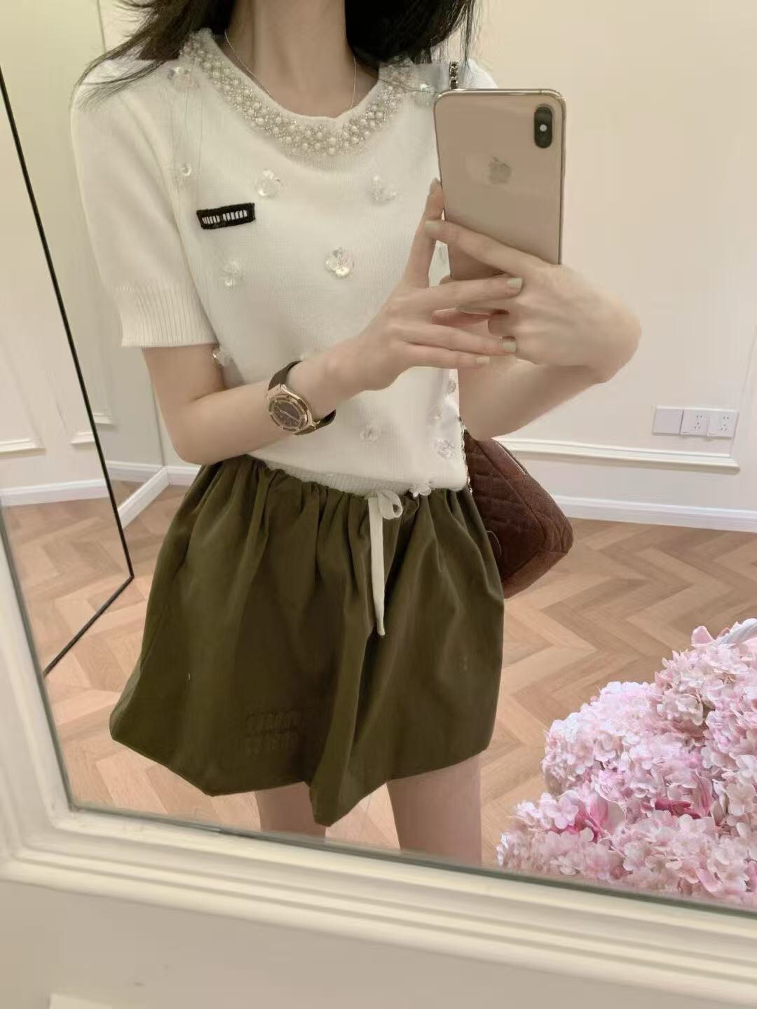 NO:755574,Model No. 20261640 Miumi* new logo embroidered patch short skirt, military green, SML, [M size waist 62 elastic, length 30; weight 0.185kg], Miumi-clothing, miumiu, skirts,19860909款号20261640 Miumi*新款 logo刺绣贴布短半裙,军绿色,SML,【M码腰围62弹力,长30；重量0.185kg】,缪缪-服装,miumiu,skirts,,Women's clothing