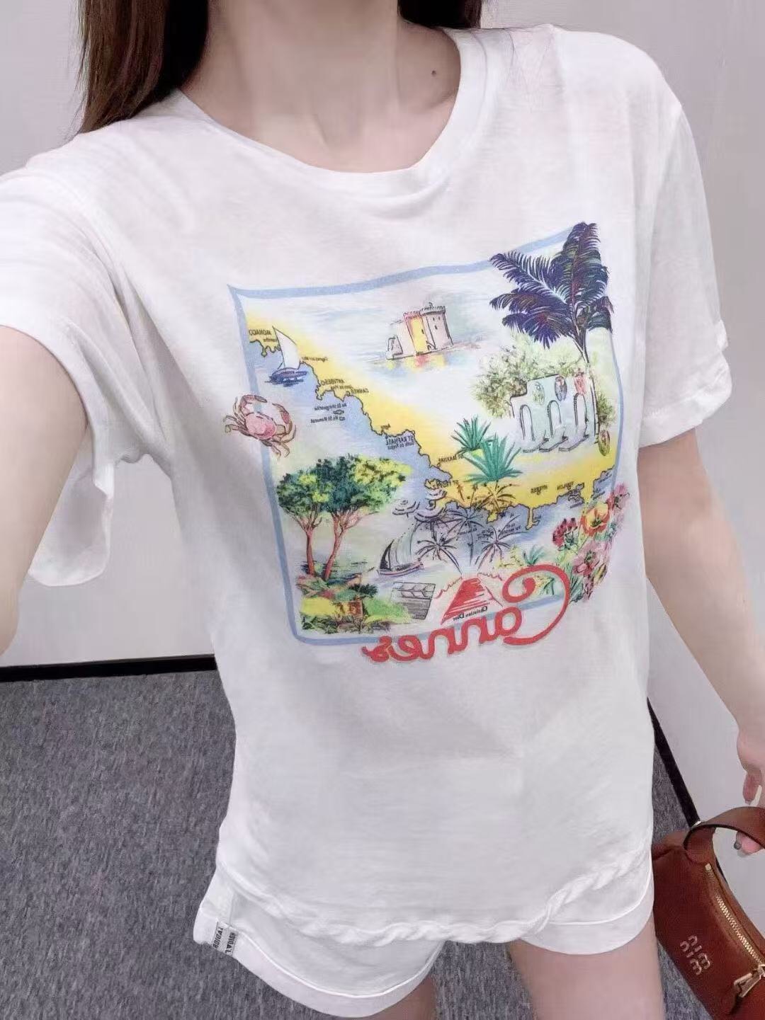 NO:755551,Style number 20261672 Dio* new map printed short-sleeved T-shirt, white, SML, [M size shoulder width 43, chest 96, sleeve length 17, length 65; weight 0.135kg], Dior-clothing, dior, dior, T-shirt, tees, t-shirt,19860909款号20261672 Dio*新款地图印花短袖T恤,白色,SML,【M码肩宽43,胸围96,袖长17,长65；重量0.135kg】,迪奥-服装,dior,dior,T-shirt,tees，t-shirt,,Women's clothing