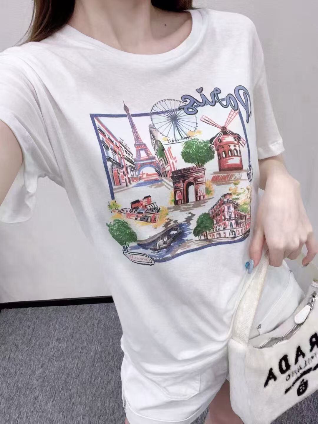 NO:755554,Style number 20261673 Dio* new French architectural print short-sleeved T-shirt, white, SML, [M size shoulder width 43, chest 96, sleeve length 17, length 65; weight 0.135kg], Dior-clothing, dior, dior, T-shirt, tees, t-shirt,19860909款号20261673 Dio*新款 法国建筑印花短袖T恤,白色,SML,【M码肩宽43,胸围96,袖长17,长65；重量0.135kg】,迪奥-服装,dior,dior,T-shirt,tees，t-shirt,,Women's clothing