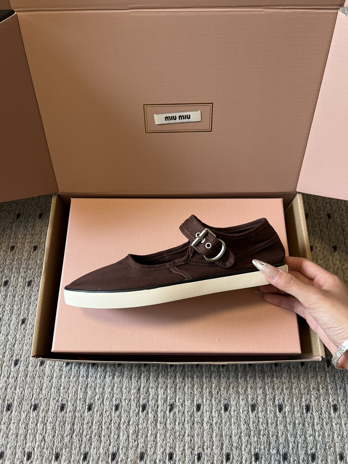 Miu Mi* 26ss 早春新款帆布休闲玛丽珍鞋miu系甜妹本命玛丽珍，帆布软乎乎贴脚，一字扣带利落又