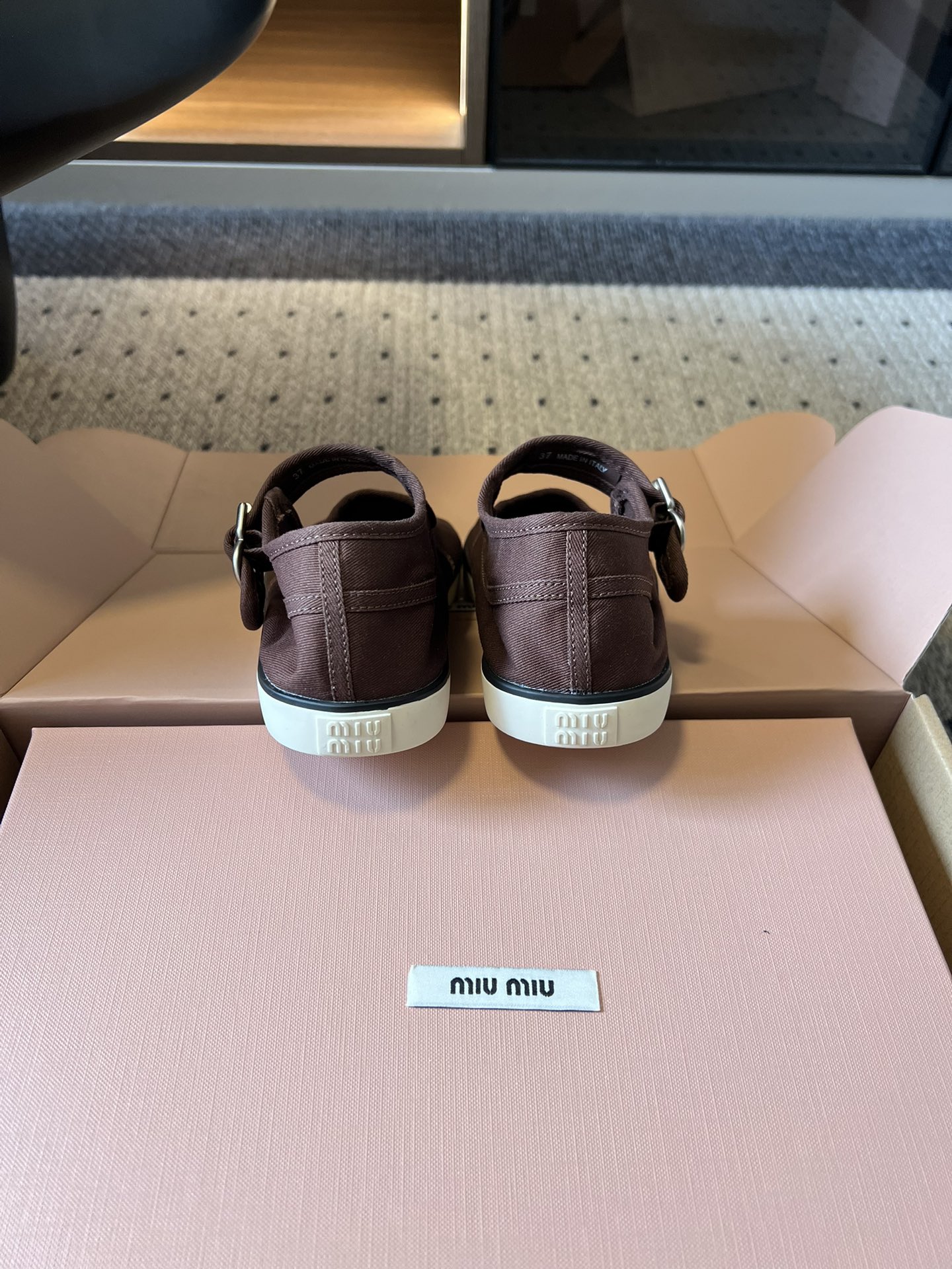 Miu Mi* 26ss 早春新款帆布休闲玛丽珍鞋miu系甜妹本命玛丽珍，帆布软乎乎贴脚，一字扣带利落又