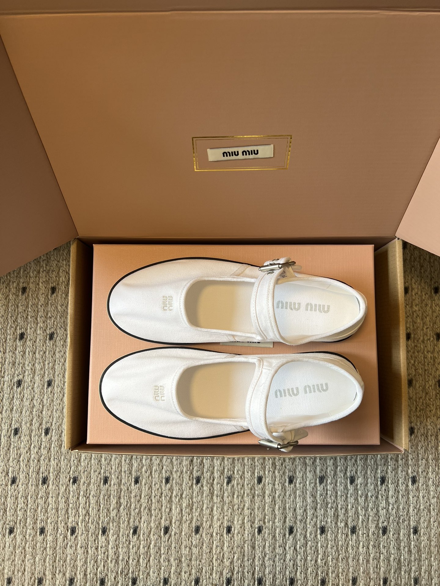 Miu Mi* 26ss 早春新款帆布休闲玛丽珍鞋miu系甜妹本命玛丽珍，帆布软乎乎贴脚，一字扣带利落又