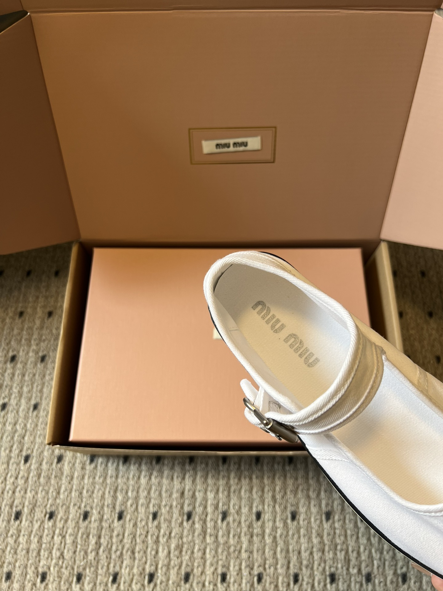 Miu Mi* 26ss 早春新款帆布休闲玛丽珍鞋miu系甜妹本命玛丽珍，帆布软乎乎贴脚，一字扣带利落又