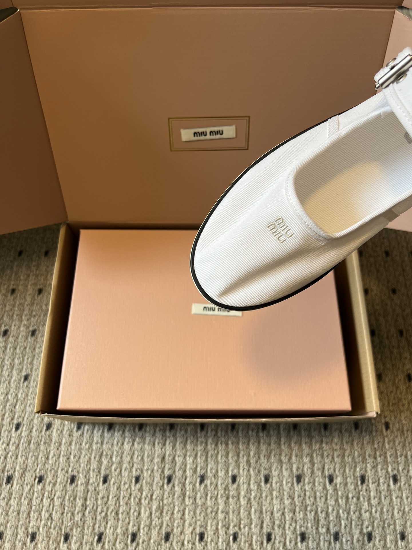 Miu Mi* 26ss 早春新款帆布休闲玛丽珍鞋miu系甜妹本命玛丽珍，帆布软乎乎贴脚，一字扣带利落又