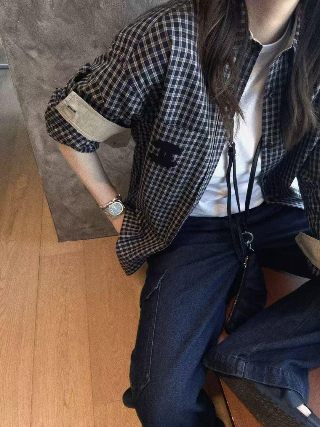 NO:755539,Model No. 20261677 Chane* new style Xiaoxiang logo patch retro plaid long-sleeved shirt, blue, SML, [L size shoulder width 55, bust 122, sleeve length 57, length 73-78; weight 0.210kg], Chanel-clothing, chanel, chanel,19860909款号20261677 Chane*新款 小香logo贴布复古格子长袖衬衣,蓝色,SML,【L码肩宽55,胸围122,袖长57,长73-78；重量0.210kg】,香奈儿-服装,chanel,chanel,,Women's clothing