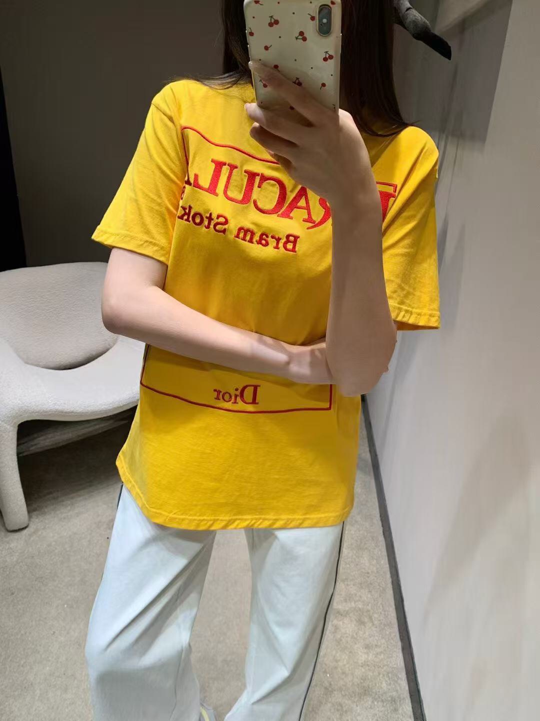 NO:755541,Model No. 20261686 Dio* new style short-sleeved T-shirt with letter embroidery on the chest, yellow, SML, [M size shoulder width 48, bust 100, sleeve length 19, length 61; weight 0.175kg], Dior-clothing, dior, dior, T-shirt, tees, t-shirt,19860909款号20261686 Dio*新款 胸前字母刺绣短袖T恤,黄色,SML,【M码肩宽48,胸围100,袖长19,长61；重量0.175kg】,迪奥-服装,dior,dior,T-shirt,tees，t-shirt,,Women's clothing