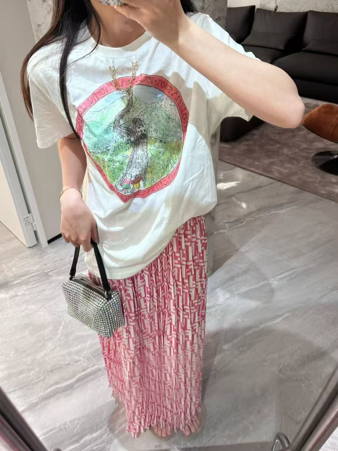 NO:755564,Model No. 20261690 LV* new cat Great Wall printed cotton short-sleeved T-shirt, white, SML, [M size shoulder width 39, bust 102, sleeve length 19, length 65; weight 0.150kg], Louis Vuitton-clothing, louis vuitton, louis vuitton, T-shirt, tees, t-shirt,19860909款号20261690 LV*新款 猫咪长城印花纯棉短袖T恤,白色,SML,【M码肩宽39,胸围102,袖长19,长65；重量0.150kg】,路易威登-服装,louis vuitton,louis vuitton,T-shirt,tees，t-shirt,,Women's clothing