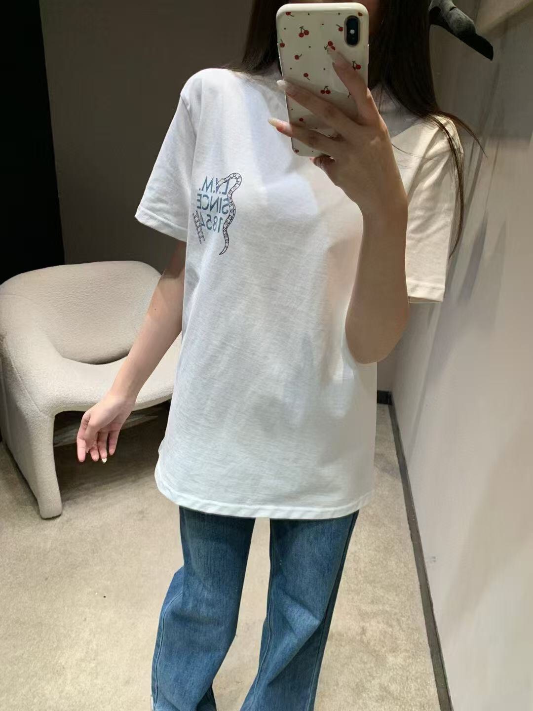 NO:755561,Model No. 20261692 LV* new snake contrast plaid printed short-sleeved T-shirt, white, SML, [M size shoulder width 47, bust 108, sleeve length 19, length 66; weight 0.205kg], Louis Vuitton-clothing, louis vuitton, louis vuitton, T-shirt, tees, t-shirt,19860909款号20261692 LV*新款 贪吃蛇撞色格子印花短袖T恤,白色,SML,【M码肩宽47,胸围108,袖长19,长66；重量0.205kg】,路易威登-服装,louis vuitton,louis vuitton,T-shirt,tees，t-shirt,,Women's clothing