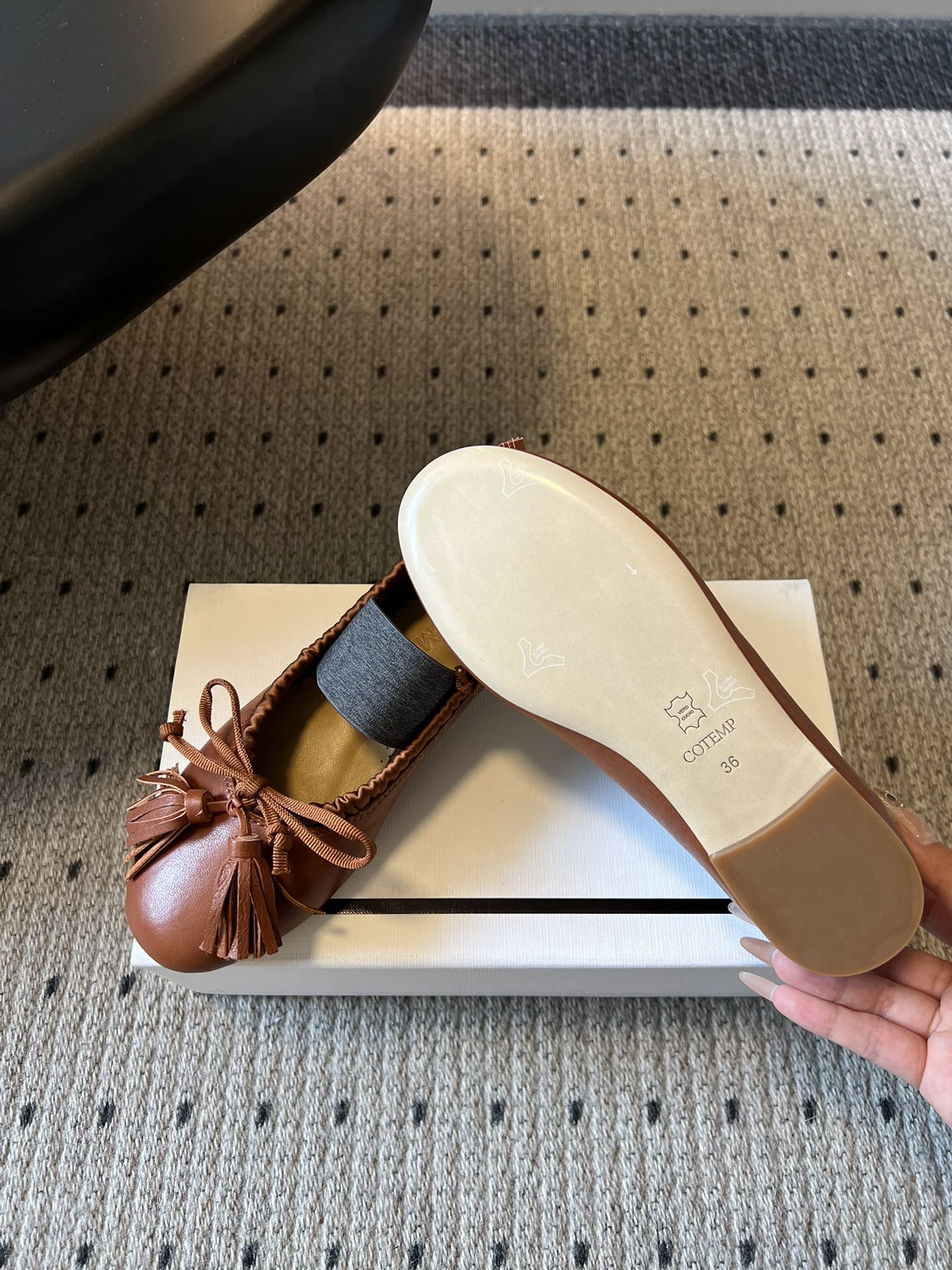 Cotem*26ss早春新款蝴蝶结芭蕾舞鞋把南法的慵懒穿在脚上～细腻皮革包裹圆头鞋型，波浪边鞋口温柔又精