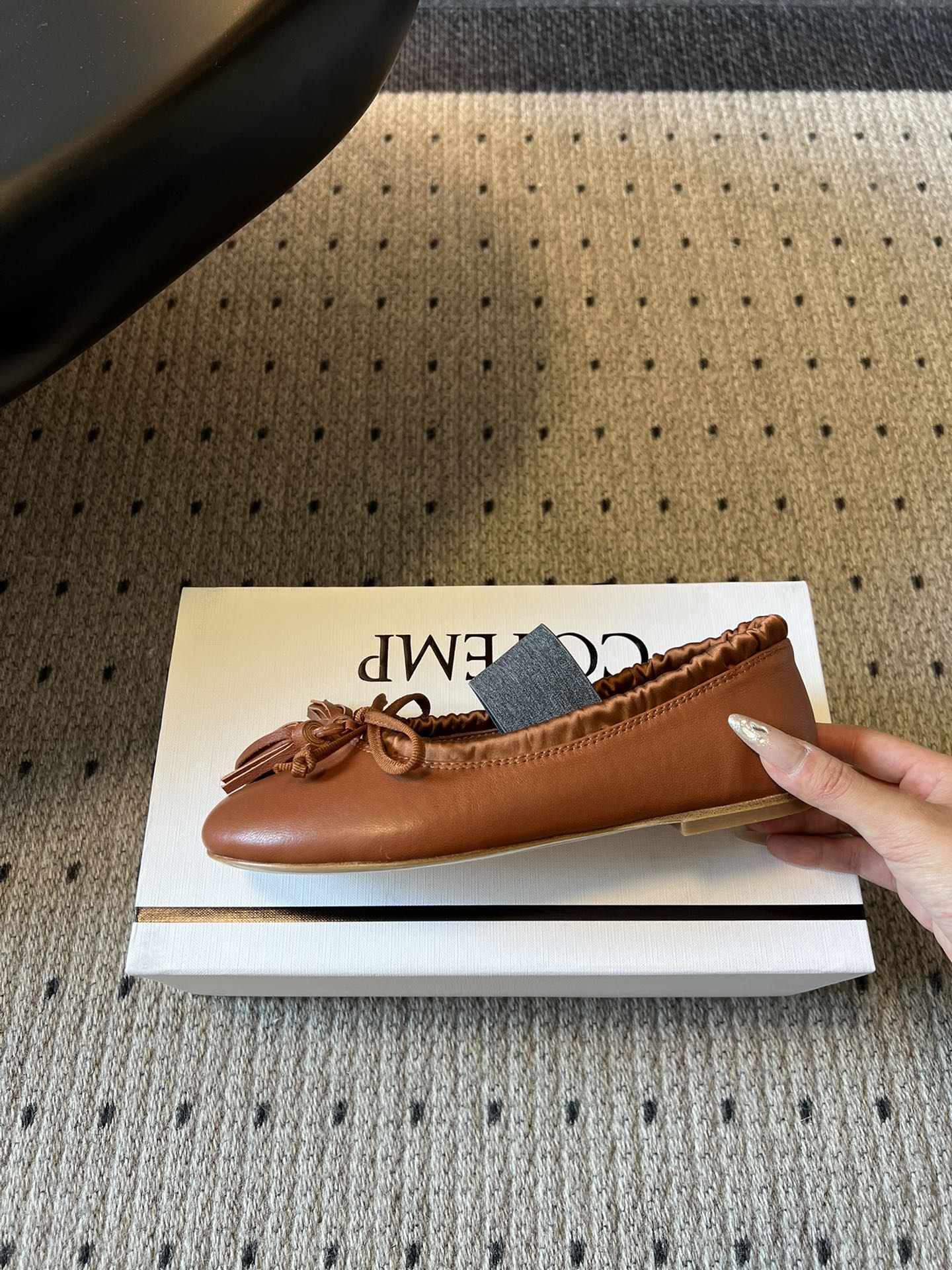 Cotem*26ss早春新款蝴蝶结芭蕾舞鞋把南法的慵懒穿在脚上～细腻皮革包裹圆头鞋型，波浪边鞋口温柔又精