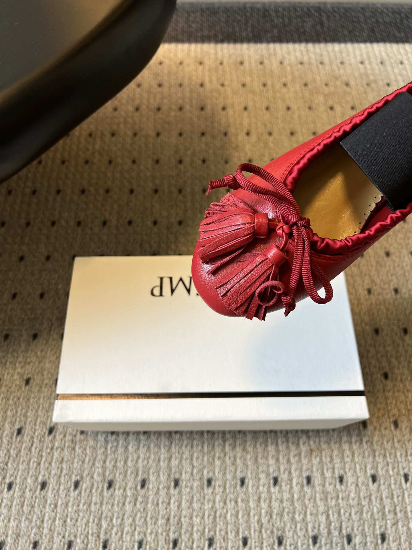 Cotem*26ss早春新款蝴蝶结芭蕾舞鞋把南法的慵懒穿在脚上～细腻皮革包裹圆头鞋型，波浪边鞋口温柔又精