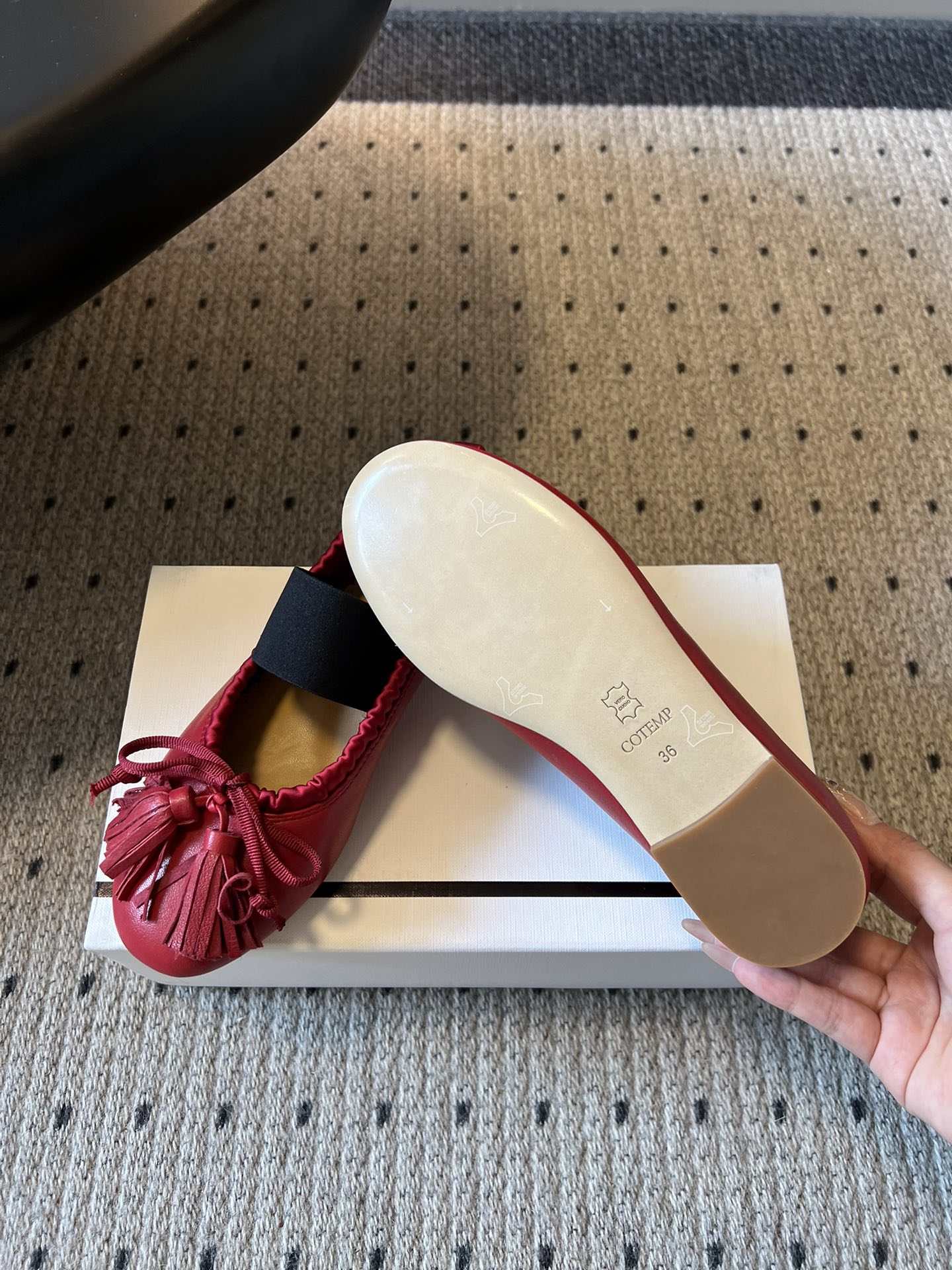 Cotem*26ss早春新款蝴蝶结芭蕾舞鞋把南法的慵懒穿在脚上～细腻皮革包裹圆头鞋型，波浪边鞋口温柔又精