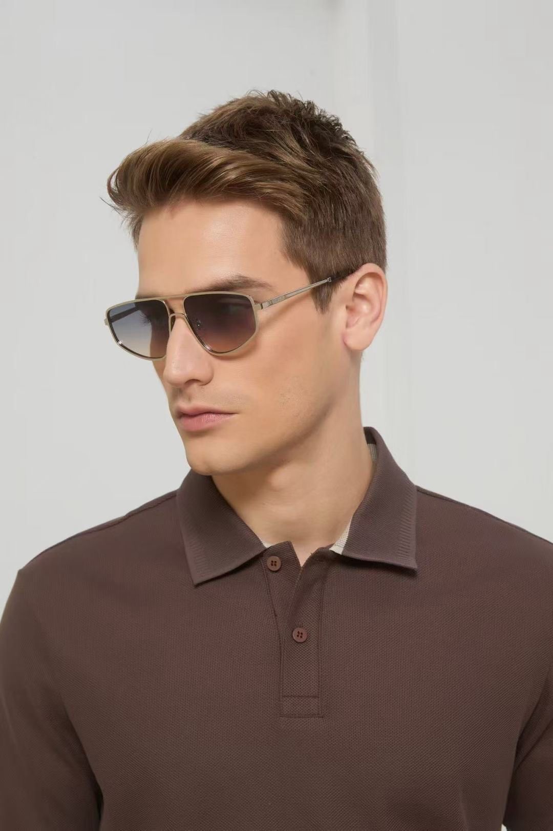 ‼️ 模特图 FENDI几何风镜创意．双层镜独特设计时尚精致的几何造型，在复古怀旧中带有俐落阳刚的风采，