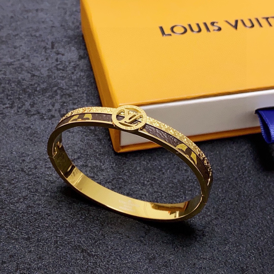 Louis Vuitton 新品 LV中性款手镯 Louis Vuitton 路易威登 一致材质 火 设计独特 前卫