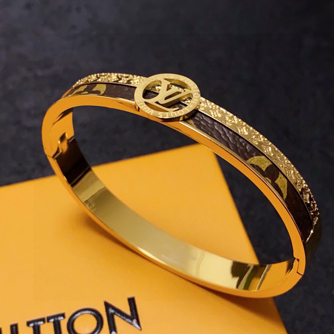 Louis Vuitton 新品 LV中性款手镯 Louis Vuitton 路易威登 一致材质 火 设计独特 前卫