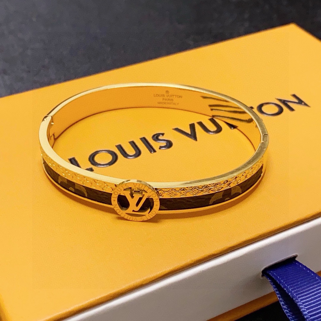 Louis Vuitton 新品 LV中性款手镯 Louis Vuitton 路易威登 一致材质 火 设计独特 前卫