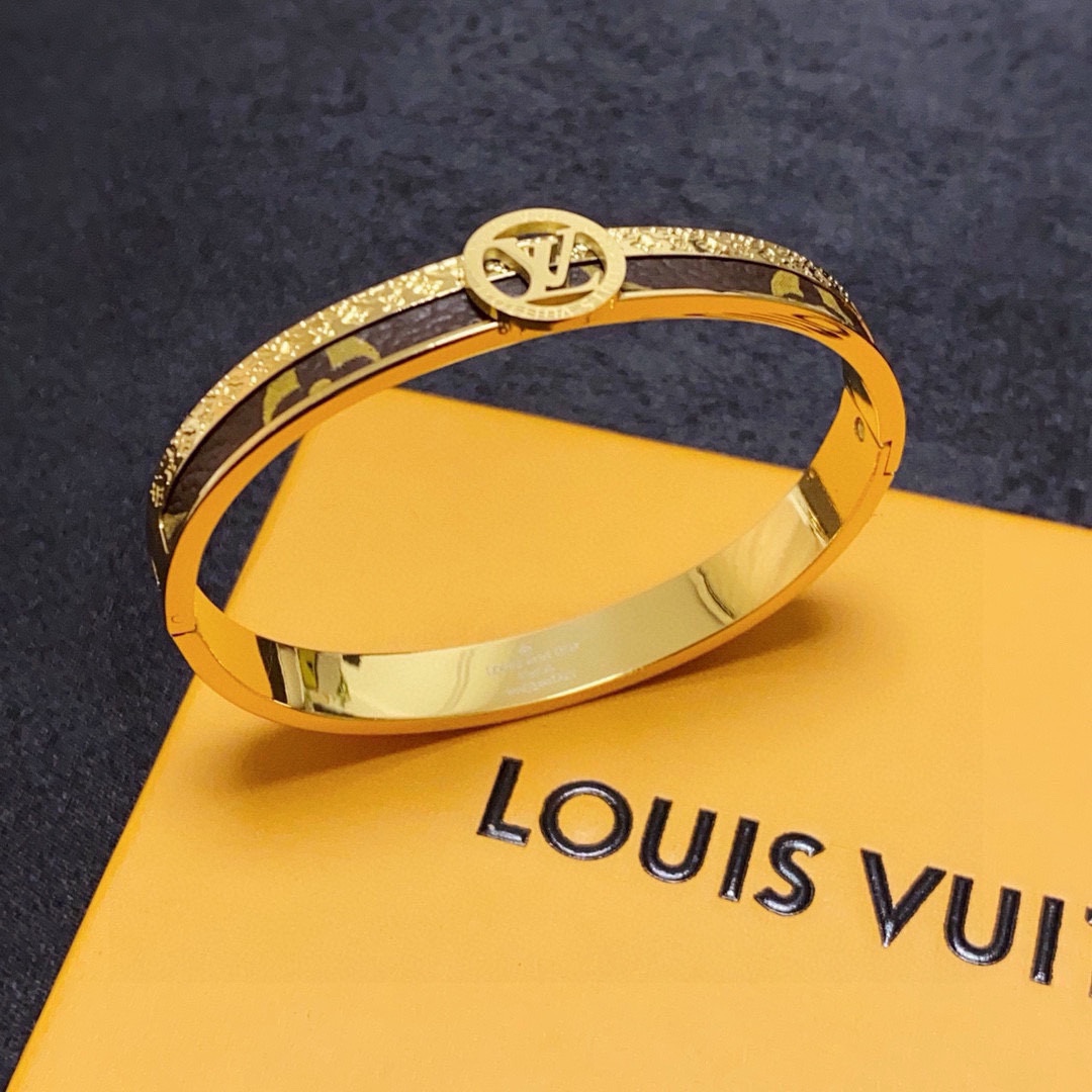 Louis Vuitton 新品 LV中性款手镯 Louis Vuitton 路易威登 一致材质 火 设计独特 前卫