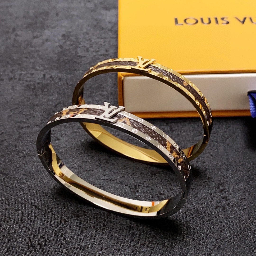 Louis Vuitton 新品 LV印花皮革手镯 Louis Vuitton 路易威登 一致材质 火 设计独特 前卫
