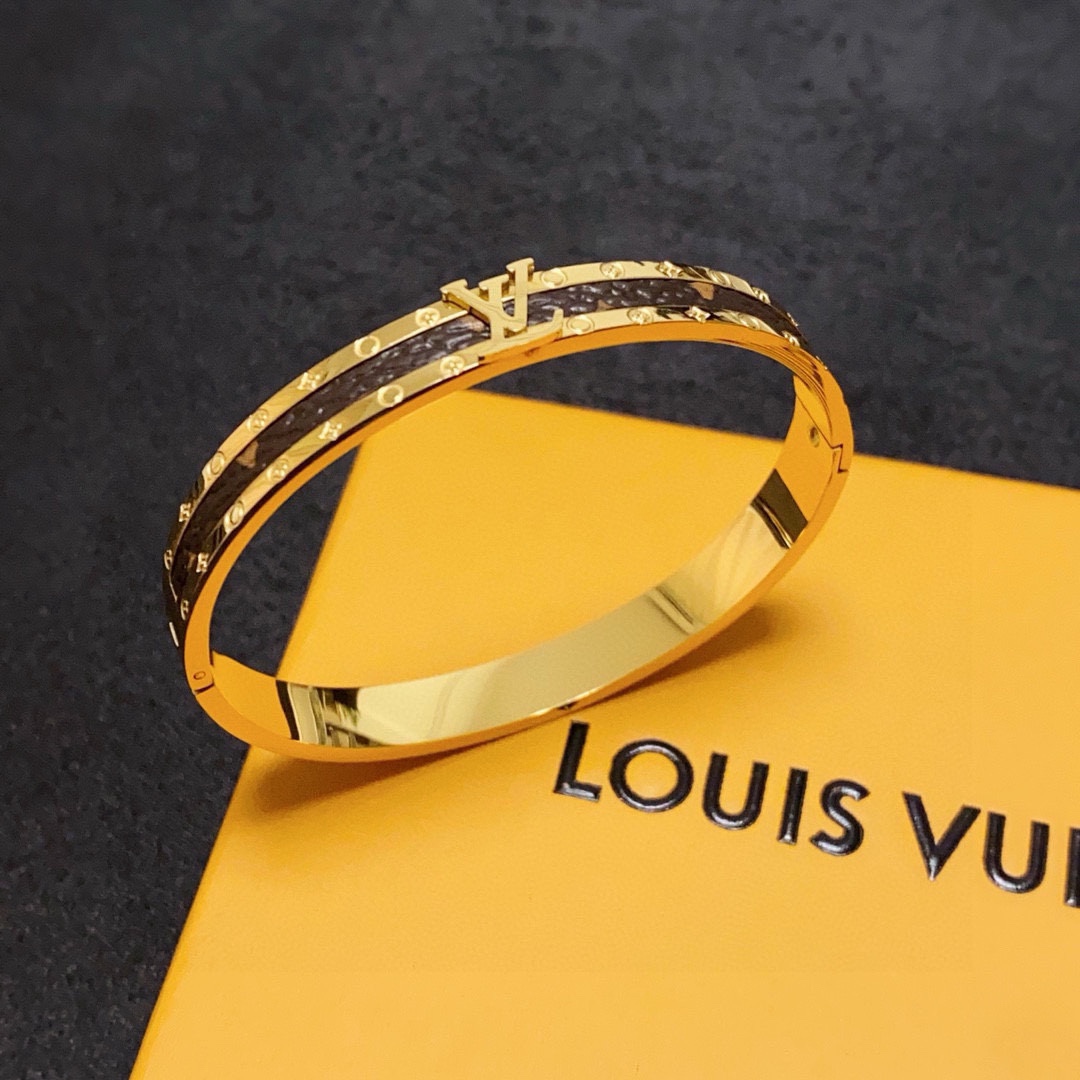 Louis Vuitton 新品 LV印花皮革手镯 Louis Vuitton 路易威登 一致材质 火 设计独特 前卫