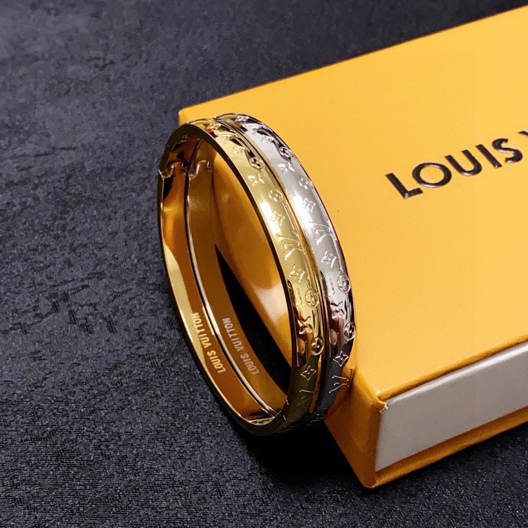Louis Vuitton 新品 LV手镯 Louis Vuitton 路易威登 一致材质 火 设计独特 前卫