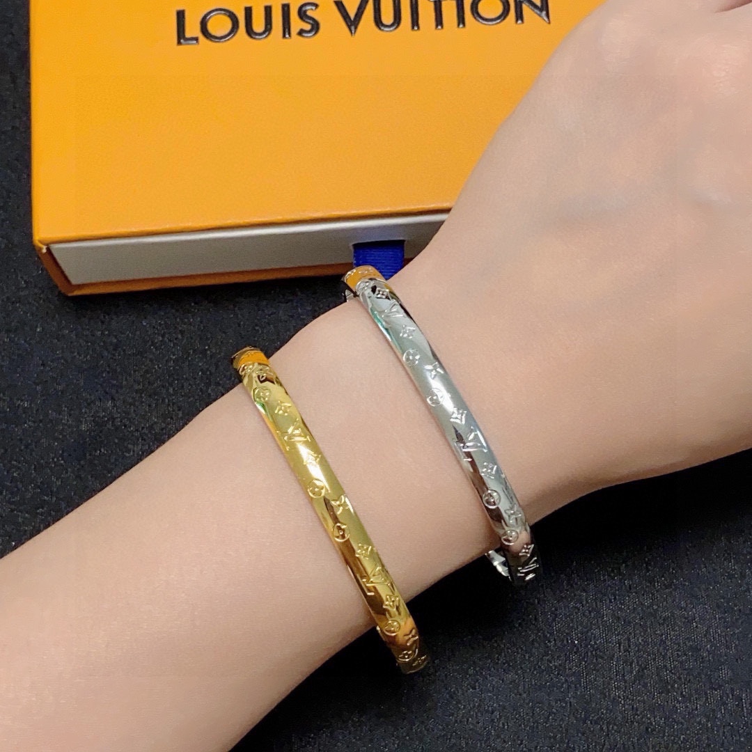 Louis Vuitton 新品 LV手镯 Louis Vuitton 路易威登 一致材质 火 设计独特 前卫
