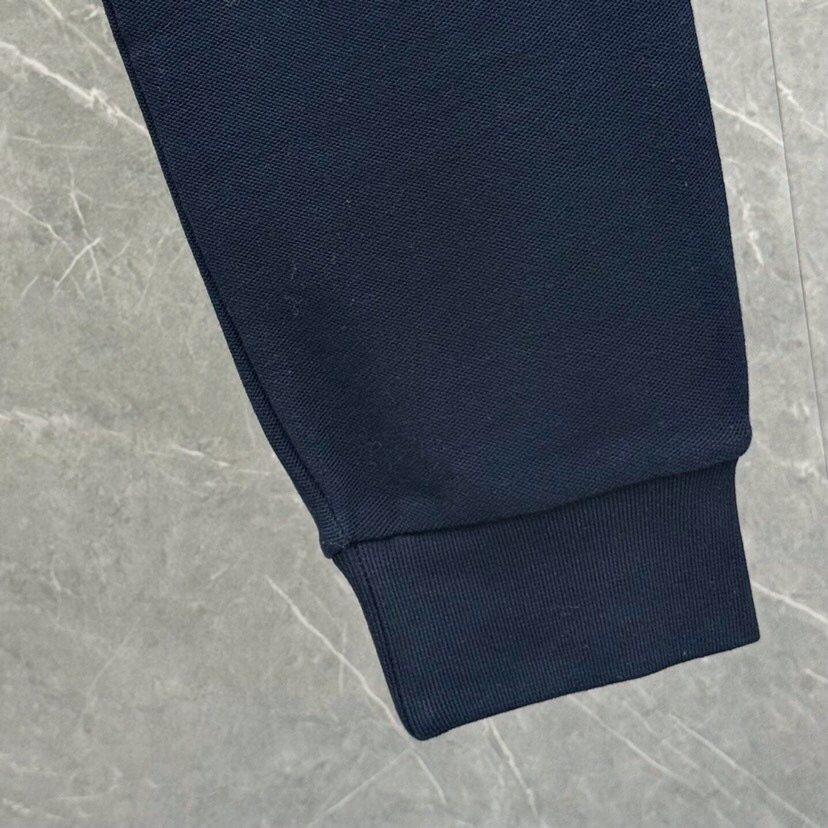 THOM BROWNE 汤姆布朗 TB 网眼朱地色织新配色卫衣圆领套装，休闲圆领卫衣套装\n码数：1-5