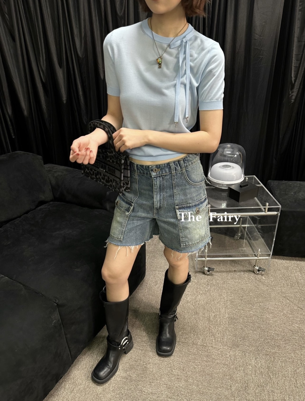 Miu 26春夏新款 工装牛仔短裤 复古做旧质感超有范!多口袋设计实用又时髦，宽松版型+毛边裤脚 随性又
