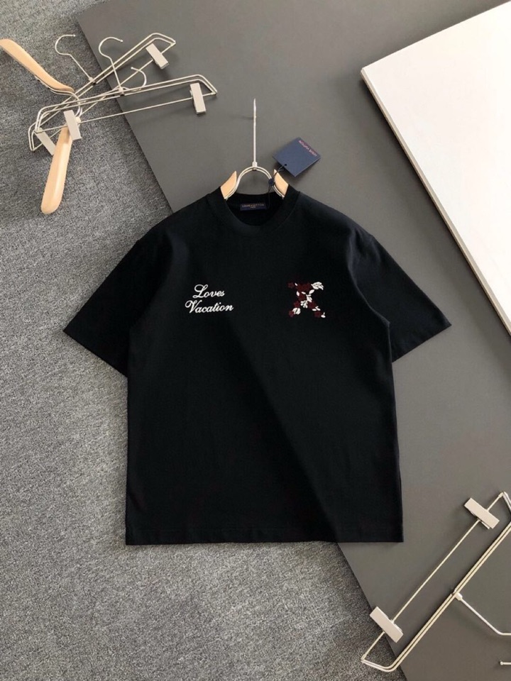 Louis Vuitton 路易威登 LV 驴牌（高版本）\n1V 2026SS早春新款重工印花加植绒工