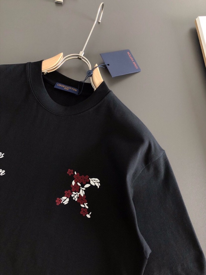 Louis Vuitton 路易威登 LV 驴牌（高版本）\n1V 2026SS早春新款重工印花加植绒工