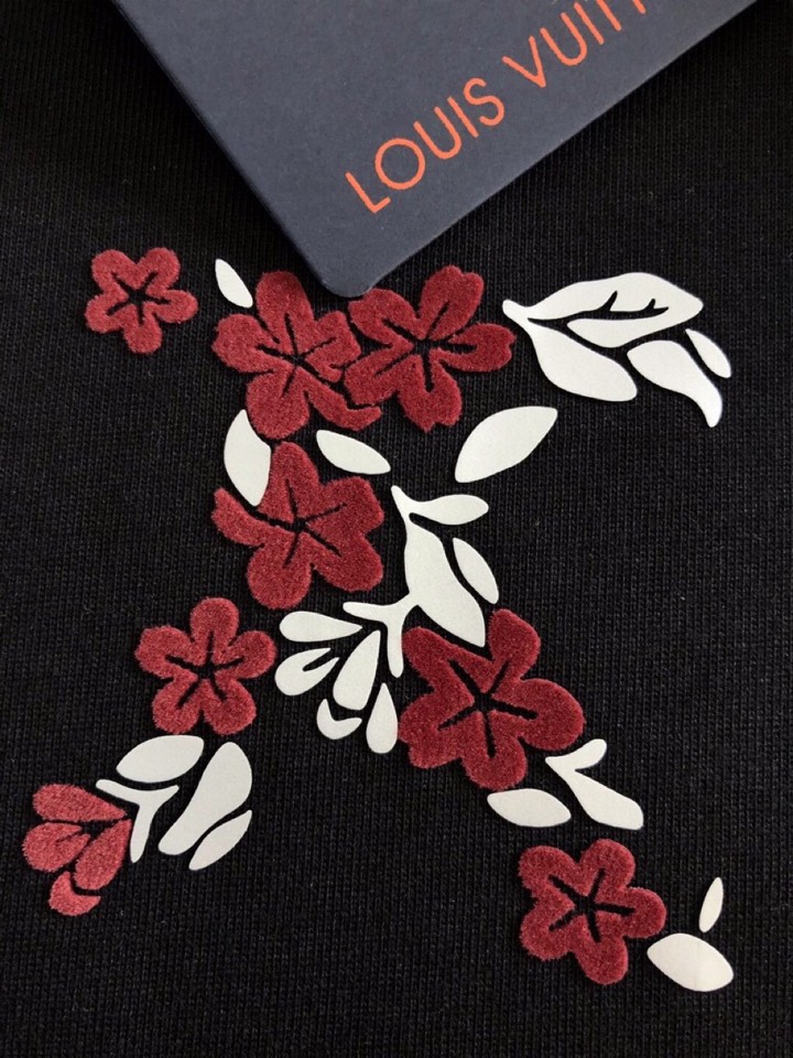 Louis Vuitton 路易威登 LV 驴牌（高版本）\n1V 2026SS早春新款重工印花加植绒工